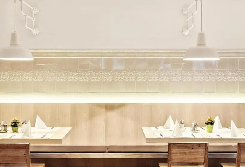 هتل Holiday Inn Innsbruck by IHG