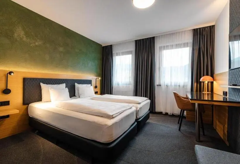 هتل Holiday Inn Innsbruck by IHG
