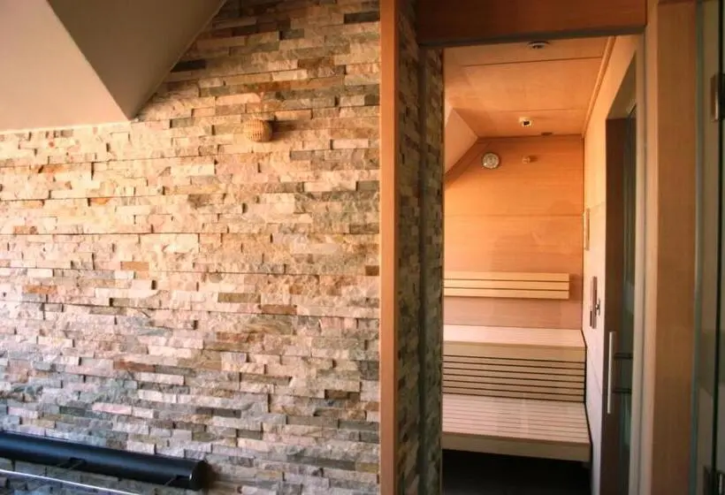 هتل Holiday Inn Innsbruck by IHG