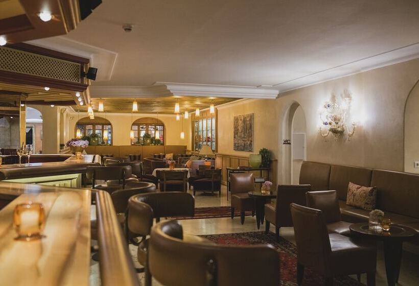 فندق Neuhaus Zillertal Resort