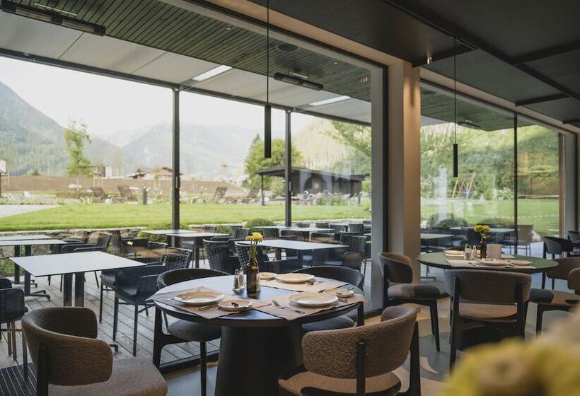 فندق Neuhaus Zillertal Resort