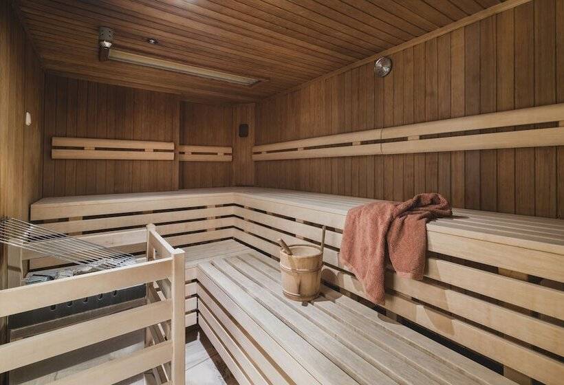 فندق Neuhaus Zillertal Resort