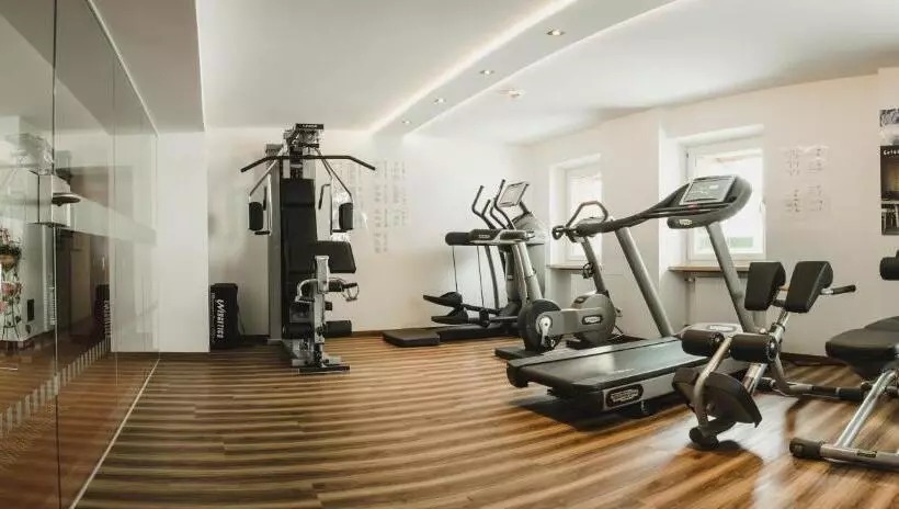 Отель Schwarzer Adler   Sport & Spa