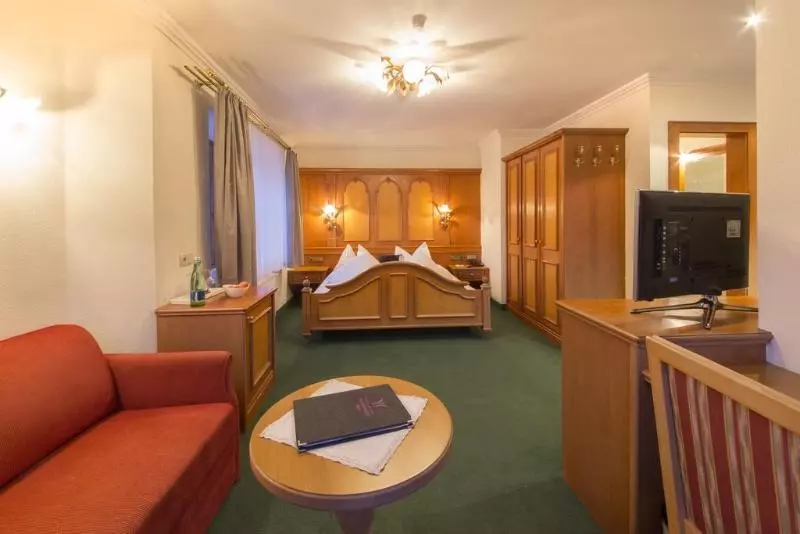 Отель Waidringer Hof 4 Sterne Superior