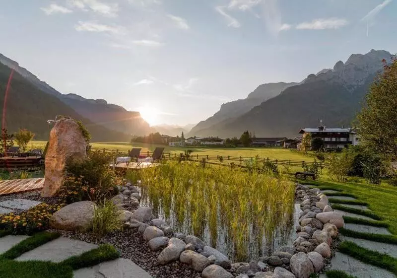 Отель Waidringer Hof 4 Sterne Superior