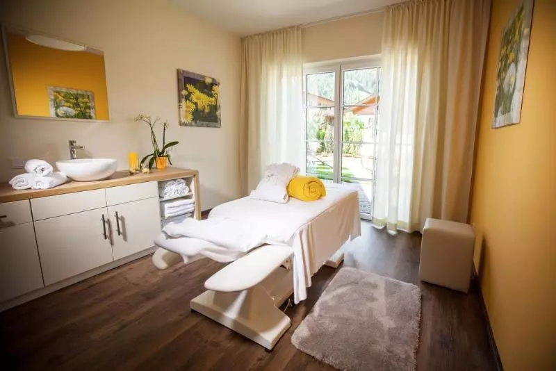 Отель Waidringer Hof 4 Sterne Superior