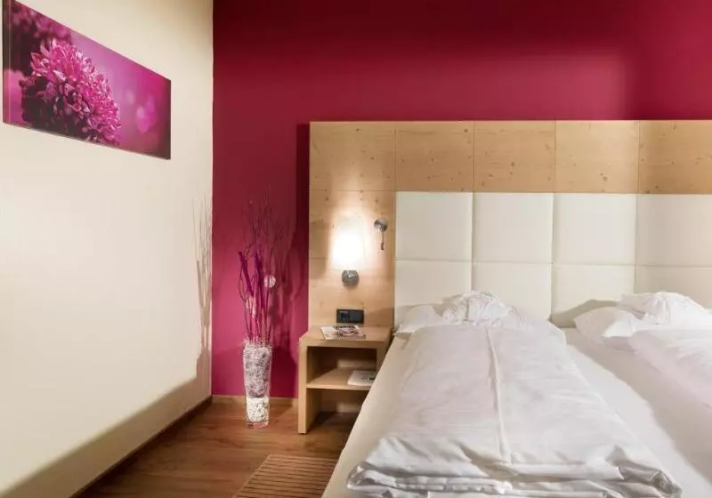 Отель Waidringer Hof 4 Sterne Superior