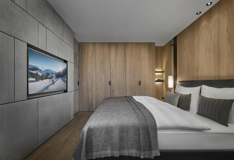 هتل Weisses Roessl