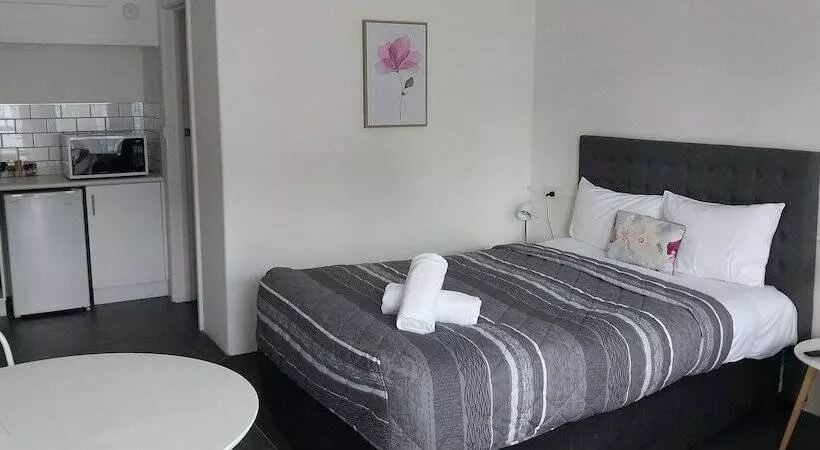 Motel Commodore Motor Inn