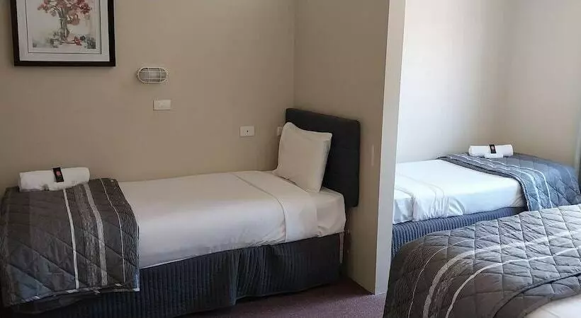 Motel Commodore Motor Inn