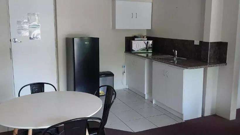 Motel Commodore Motor Inn