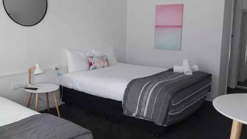 Motel Commodore Motor Inn