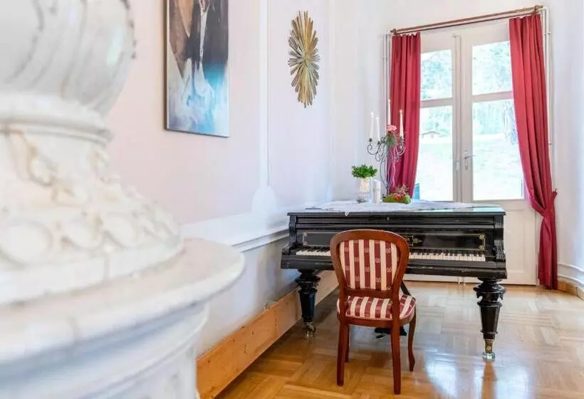 Schlosshotel Rosenau Superior