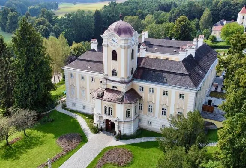Schlosshotel Rosenau Superior