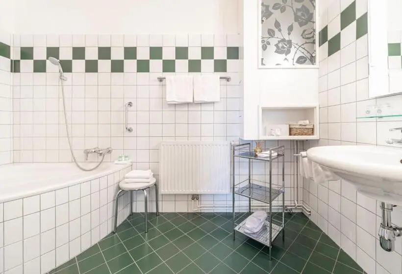 Schlosshotel Rosenau Superior