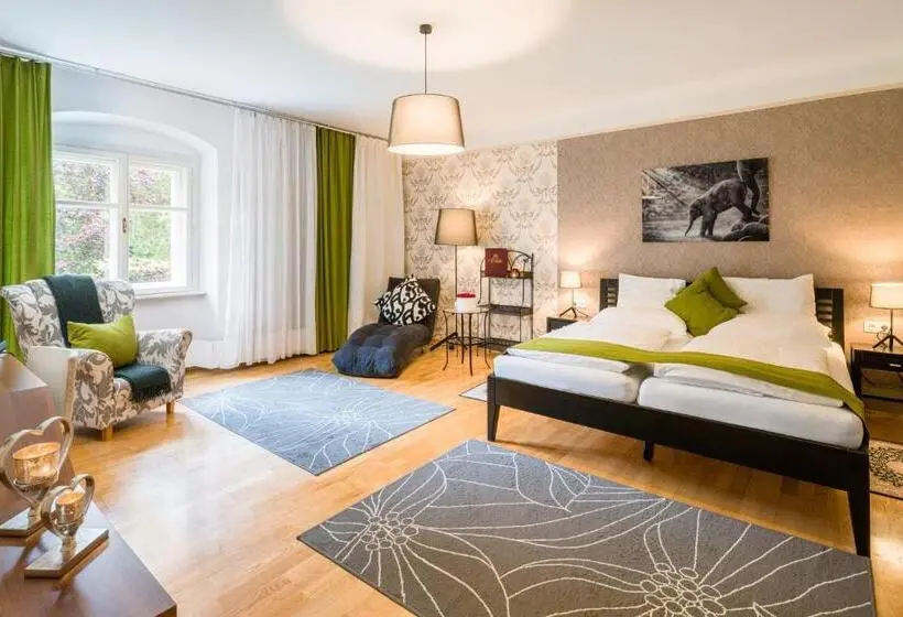 Schlosshotel Rosenau Superior
