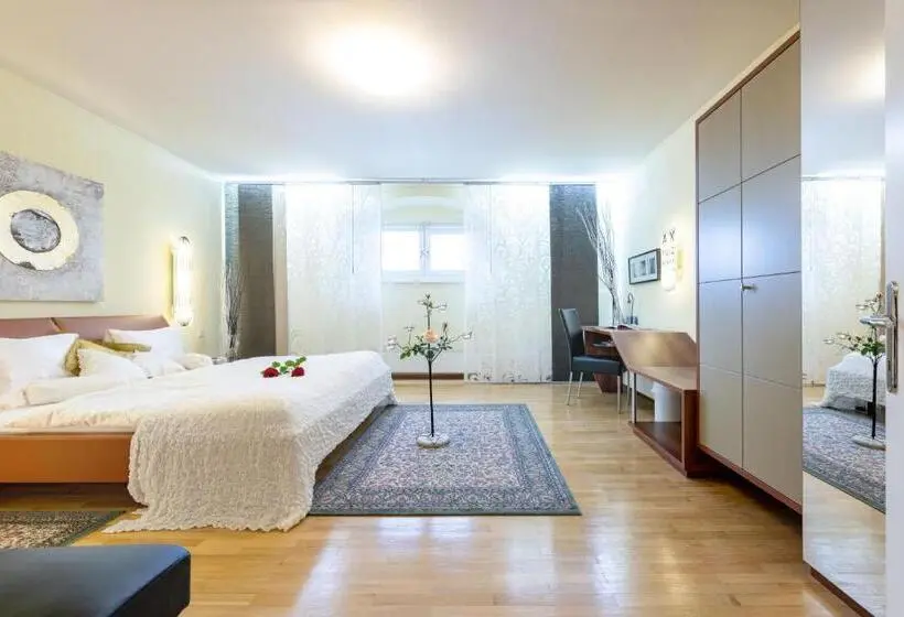 Schlosshotel Rosenau Superior