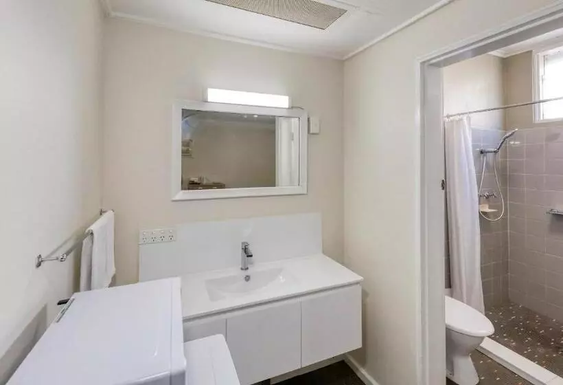 Coachman Hotel Motel