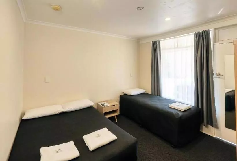 Coachman Hotel Motel