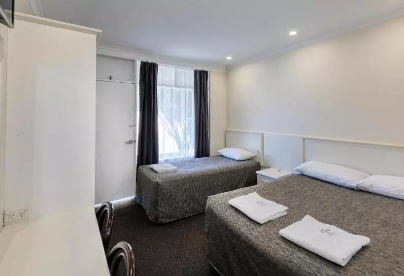 Coachman Hotel Motel