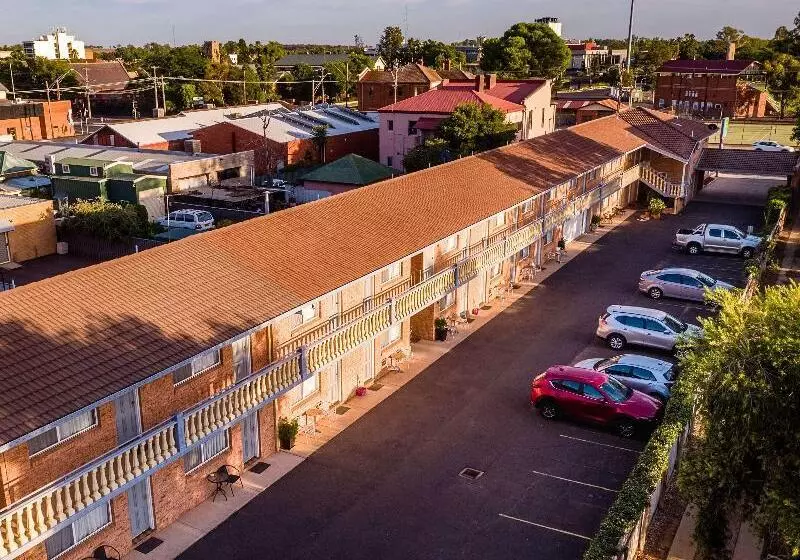 Hotel Blue Diamond Motor Inn