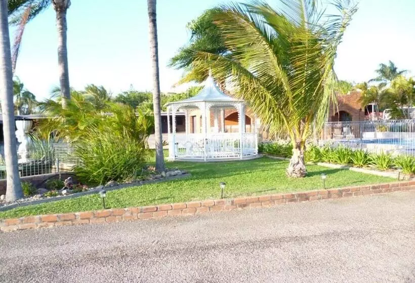 호텔 Castle Motor Lodge