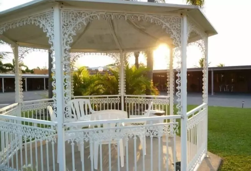 호텔 Castle Motor Lodge