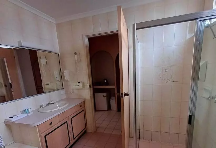 בית מלון כפרי Country Plaza Halls Gap