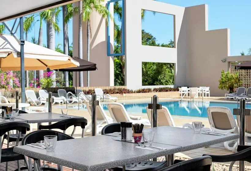 ホテル Doubletree By Hilton Darwin Esplanade