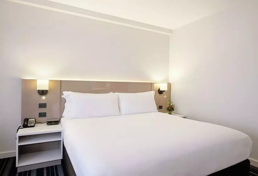 ホテル Doubletree By Hilton Darwin Esplanade