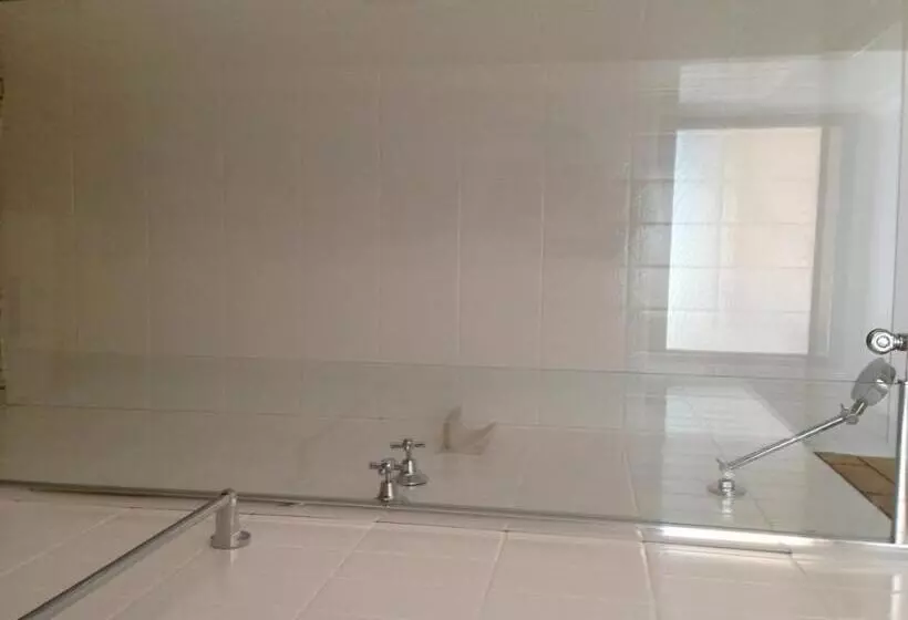 בית מלון כפרי High Country Motor Inn Bright