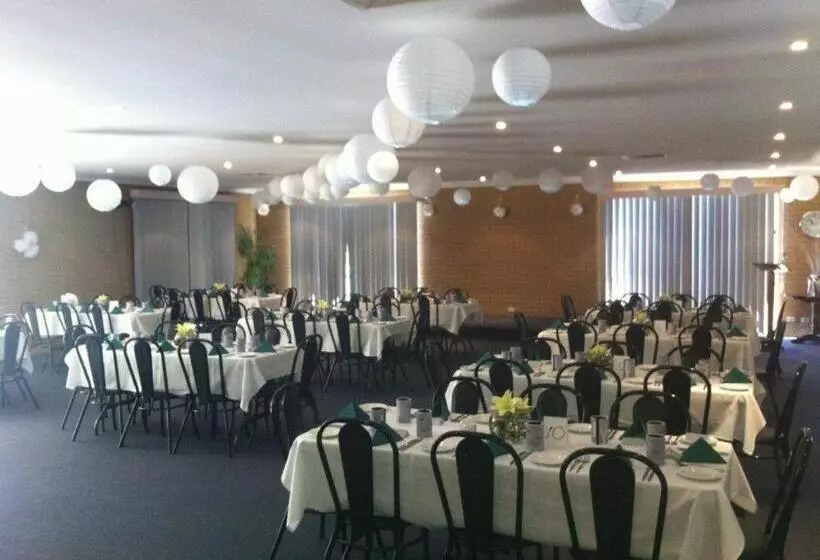 בית מלון כפרי High Country Motor Inn Bright