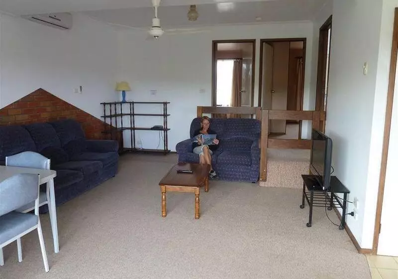 Отель Port Campbell Motor Inn