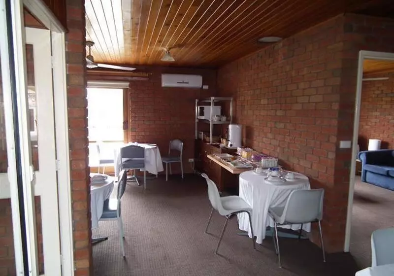 Отель Port Campbell Motor Inn