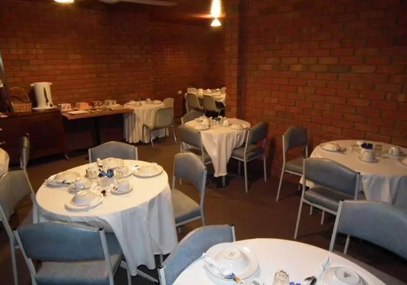 Отель Port Campbell Motor Inn