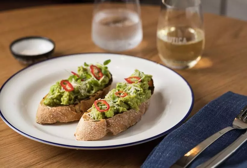 בית מלון כפרי Rydges Geelong