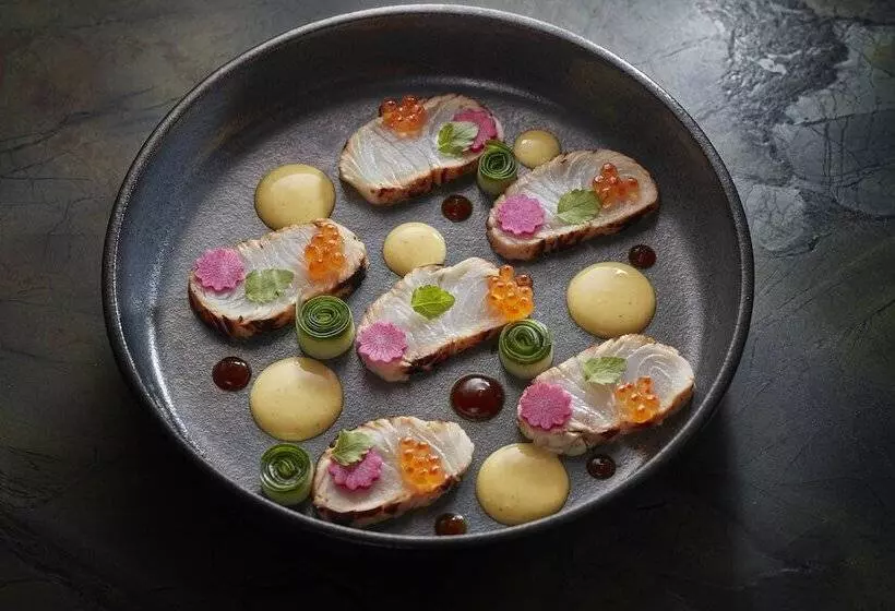 Отель Silky Oaks Lodge