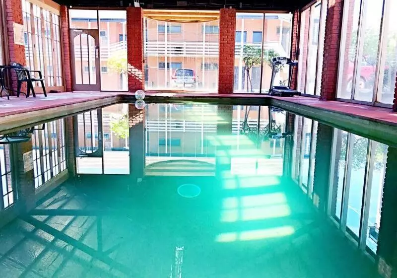 Main Lead Ballarat Motel