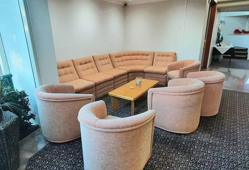 Mcnevins Maryborough Motel