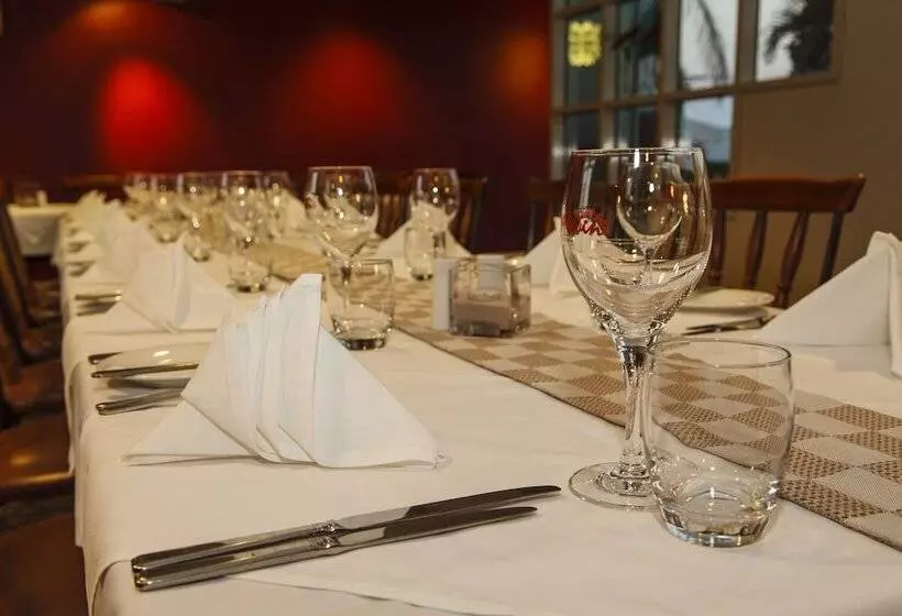 Mcnevins Maryborough Motel