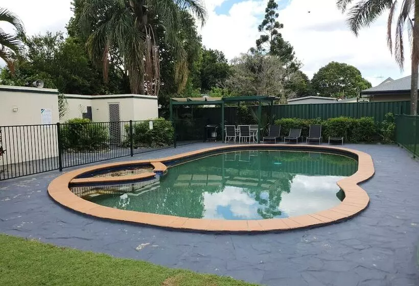 Mcnevins Maryborough Motel