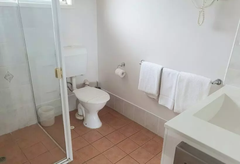 Mcnevins Maryborough Motel