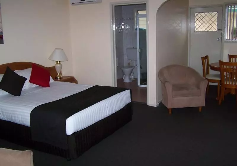 Mcnevins Maryborough Motel