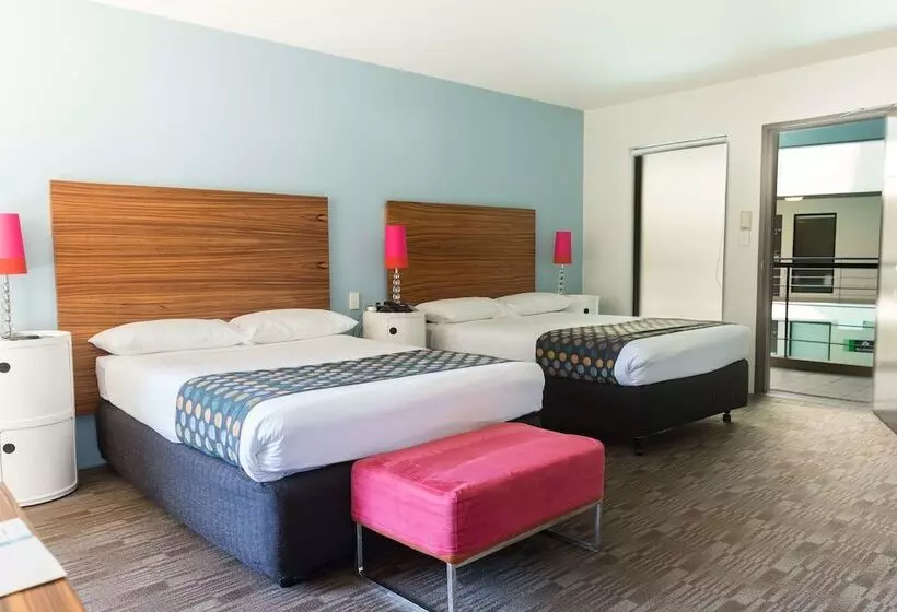 Cambridge Hotel Sydney