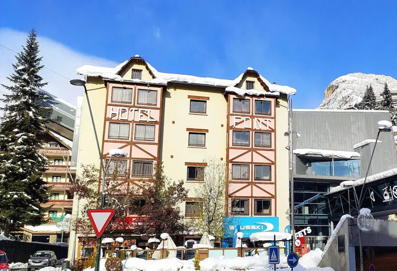 Font Andorra Hostel by Nexta