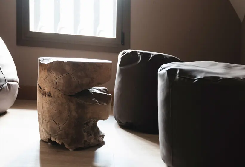 Font Andorra Hostel by Nexta