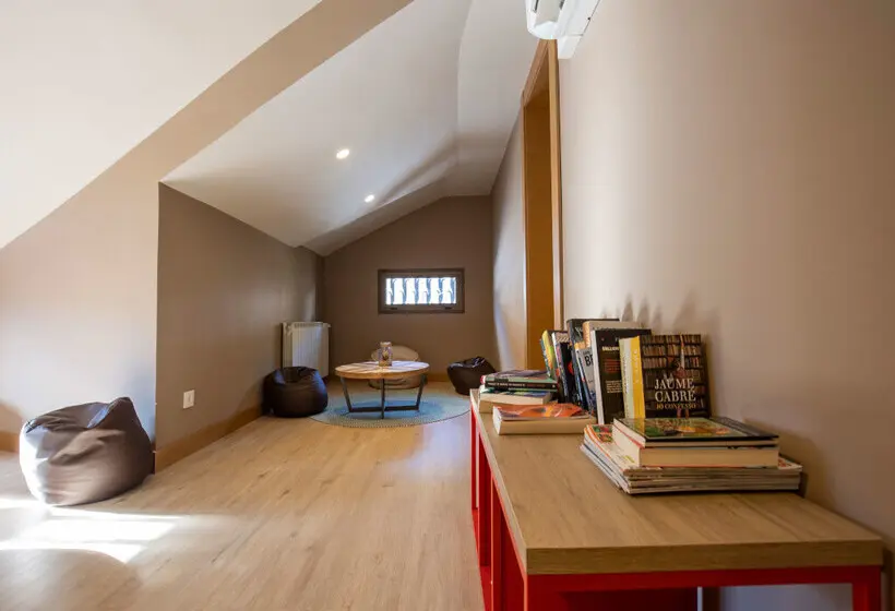 Font Andorra Hostel by Nexta