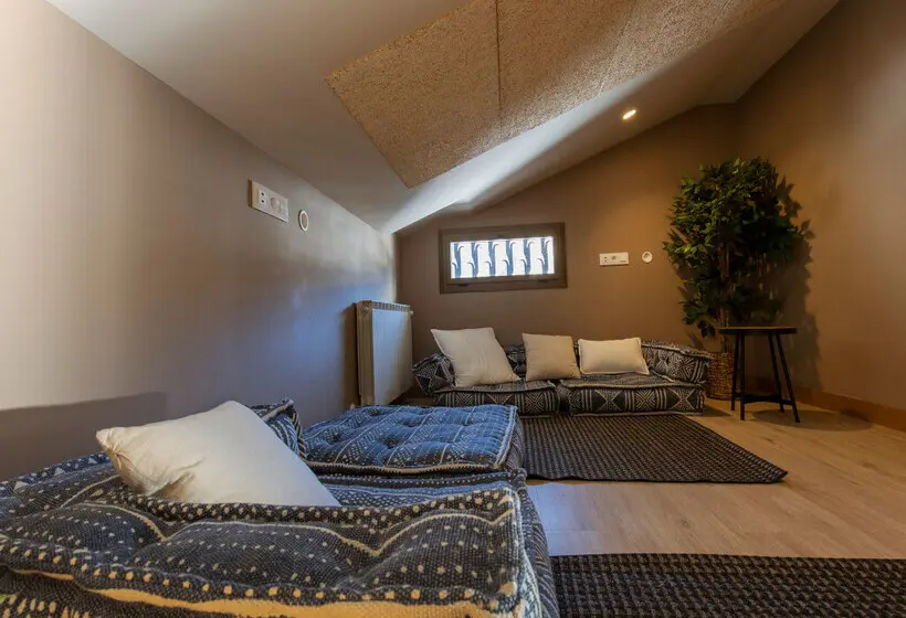 Font Andorra Hostel by Nexta