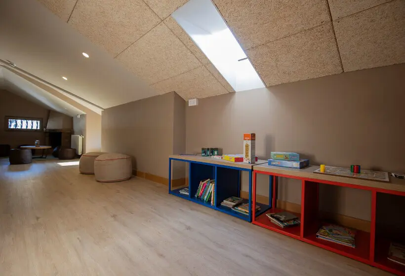 Font Andorra Hostel by Nexta