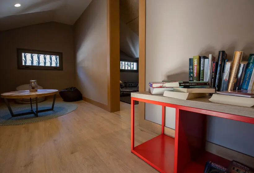 Font Andorra Hostel by Nexta